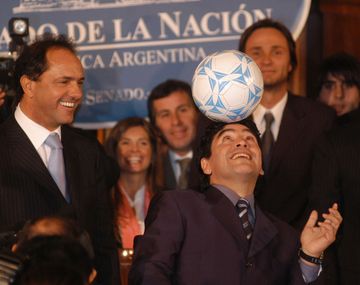 Scioli se metió en la polémica entre Maradona y Grondona