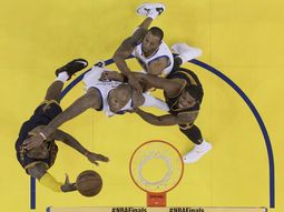 cleveland vencio a golden state y ahora la final de la nba esta igualada cleveland vencio a golden state y ahora la final de la nba esta igualada