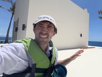 Influencer rememoró la vez que ingresó a la isla privada de Jeffrey Epstein: el video