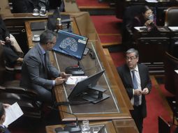 La oposición pidió una sesión especial en Diputados para bloquear los vetos de Milei