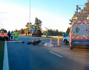 Video: fatal triple choque en Panamericana deja un motoquero muerto