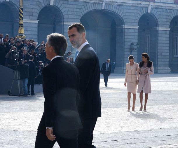 Los reyes de España recibieron a Macri y Awada