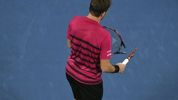 Wawrinka rompió una raqueta en el partido contra Federer Wawrinka rompió una raqueta en el partido contra Federer