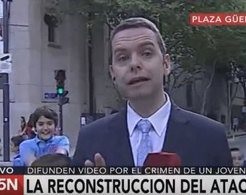 Cronista de C5N interrumpido en vivo por un chico
