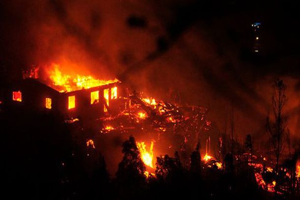 Impactantes imágenes del incendio forestal en Valparaíso