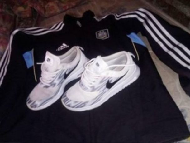 Estas son las zapatillas que publicó en Facebook el acusado