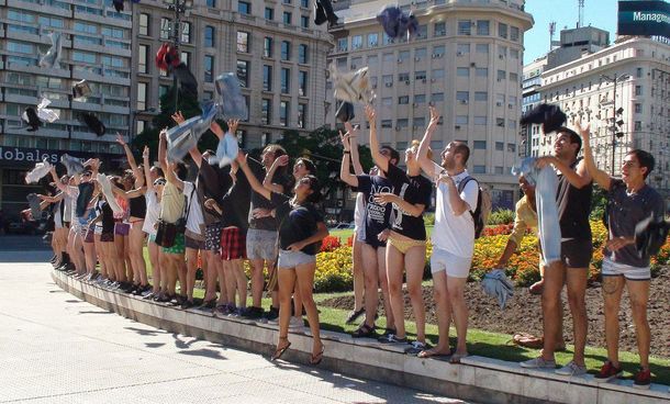 El día de Subtes sin pantalones fue un éxito en Buenos Aires