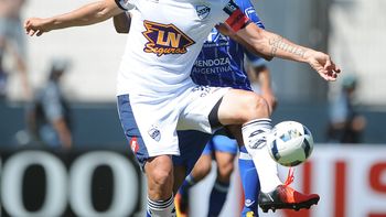 Quilmes enfrenta a Godoy Cruz en el Centenario Quilmes enfrenta a Godoy Cruz en el Centenario