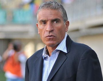 Omar Labruna será investigado por un confuso accidente