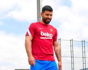 El Kun Agüero no jugará en el Barcelona hasta mediados de noviembre