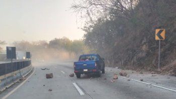 Se reportaron derrumbes en la carretera nacional Tierra Colorada Se reportaron derrumbes en la carretera nacional Tierra Colorada