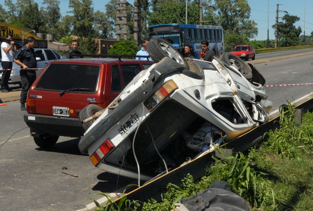 Accidente fatal en Burzaco: hay dos muertos