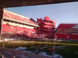 polemica: asi quedo la cabina donde estaba la dirigencia de racing polemica: asi quedo la cabina donde estaba la dirigencia de racing
