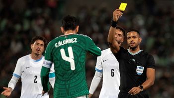 enojo del capitan de mexico por los abucheos vs uruguay: que lindo estar en casa, eh enojo del capitan de mexico por los abucheos vs uruguay: que lindo estar en casa, eh