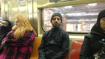 el cofundador de google se sube al subte a probar lentes el cofundador de google se sube al subte a probar lentes