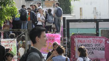 incidentes en sociales impiden la asuncion del nuevo decano incidentes en sociales impiden la asuncion del nuevo decano