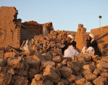 El gobierno de Afganistán informó que hubo más de 1000 muertes por el sismo
