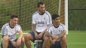 messi y tevez podrian jugar juntos desde el arranque ante bolivia messi y tevez podrian jugar juntos desde el arranque ante bolivia