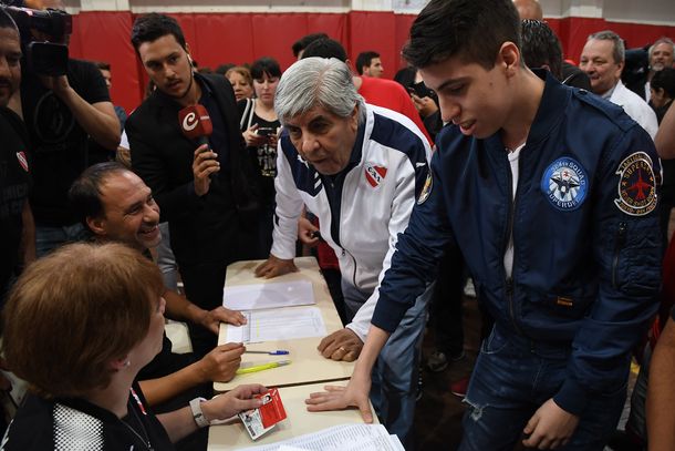 Moyano votó en Independiente