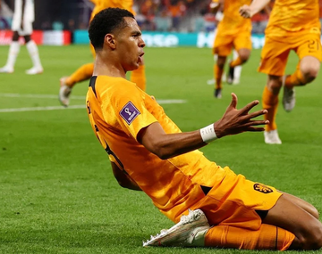 Países Bajos le ganó a Qatar y se metió a octavos como líder de su grupo