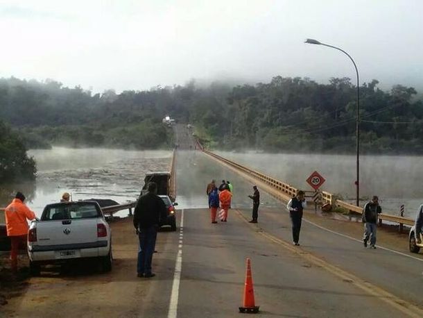 Ya hay rutas anegadas por la crecida del Paraná