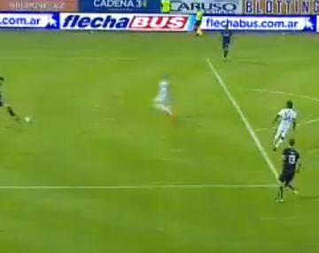 Mirá el papelón del arquero de Talleres que terminó en gol de Atlético