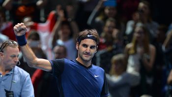 roger federer vencio a djokovic y clasifico a semis del master de londres roger federer vencio a djokovic y clasifico a semis del master de londres
