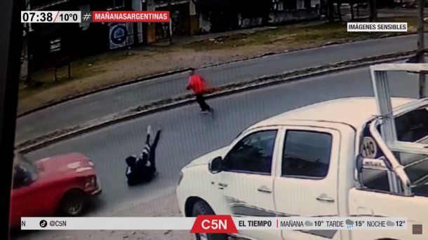 Morón: intentaron robarlo, quiso escapar y lo atropelló un auto