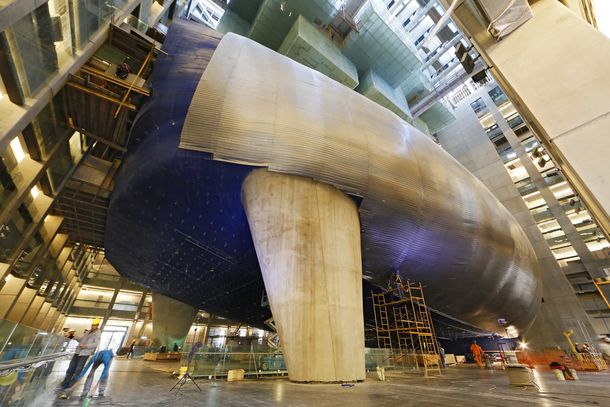 Ésta es la ballena azul flotante que competirá con el Teatro Colón