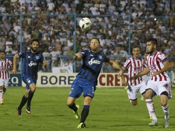 Atlético Tucumán derrotó a Unión y es líder de la zona 2