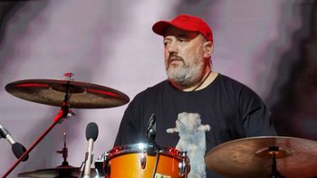 el emotivo material nunca visto de los piojos para homenajear a dani buira: soy feliz cada vez que toco el emotivo material nunca visto de los piojos para homenajear a dani buira: soy feliz cada vez que toco