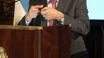 no vamos a cambiar por el paro del traidor de hugo moyano no vamos a cambiar por el paro del traidor de hugo moyano