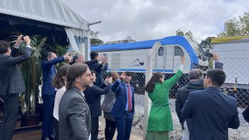 El presidente Luis Lacalle Pou encabezó el acto de inauguración del Ferrocarril Central. El presidente Luis Lacalle Pou encabezó el acto de inauguración del Ferrocarril Central.