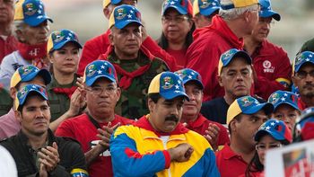 nicolas maduro leyo una nueva carta de hugo chavez nicolas maduro leyo una nueva carta de hugo chavez