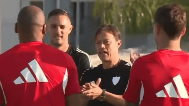 El gesto de Matías Almeyda con uno de sus futbolistas que emocionó a todo Sevilla