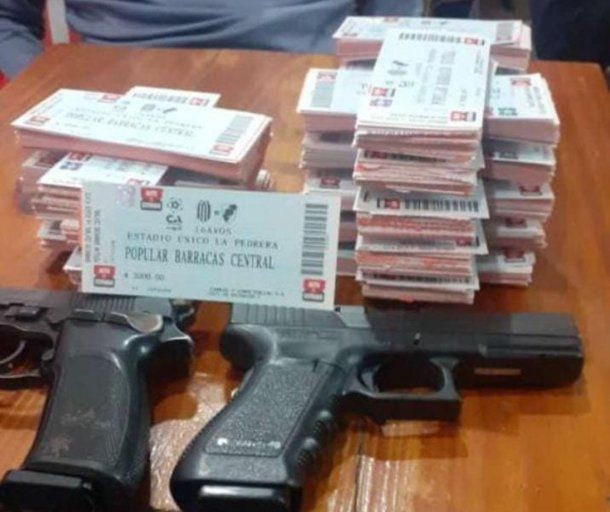 La amenaza de los barras de Barracas Central que preocupa en River