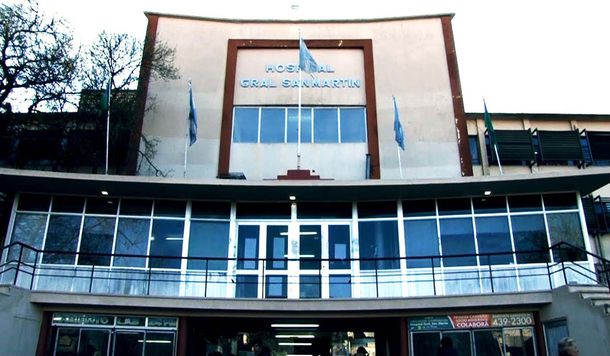 La Plata: una joven cayó de un tercer piso e investigan un presunto intento de femicidio