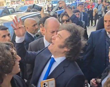 Milei se cruzó con un opositor en Mar del Plata.