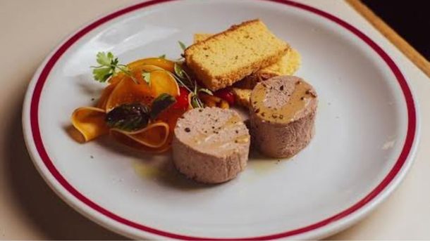 Las entradas son una de las preparaciones más elogiadas en Madre Rojas. Las entradas son una de las preparaciones más elogiadas en Madre Rojas.