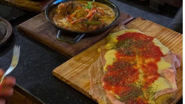 Las porciones abundantes son un sello registrado de este bodegón. Las porciones abundantes son un sello registrado de este bodegón.