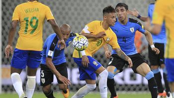 tiki tiki vs. garra charrua: brasil y uruguay igualaron en un partidazo en recife tiki tiki vs. garra charrua: brasil y uruguay igualaron en un partidazo en recife