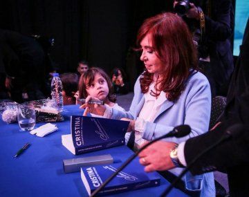 La frase que escribió Cristina Kirchner en Sinceramente: Te disparan a matar