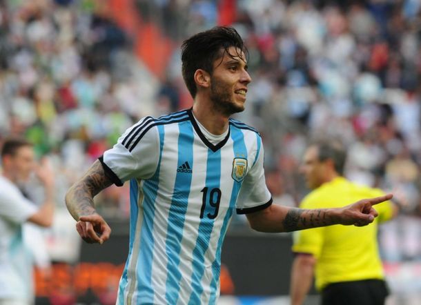 Marcha atrás: la FIFA no autoriza el pase de Ricky Álvarez a San Lorenzo