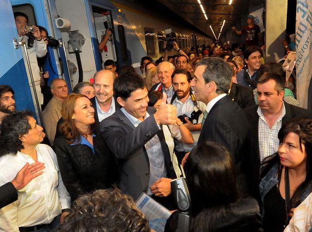 Después de 23 años, un tren llegó a Rosario procedente de Retiro