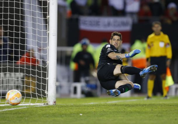 Boca, a puertas cerradas: Orion debió abandonar la práctica