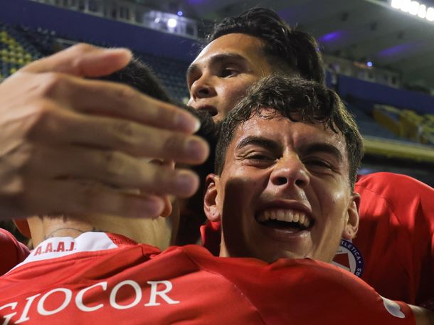 La cuenta oficial de Argentinos Juniors chicaneó a un hincha de Belgrano y se volvió viral