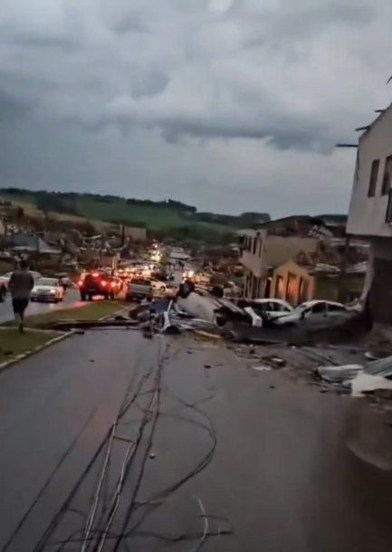 Tornado trágico en Brasil: hay al menos cinco muertos y 130 heridos en el sur del vecino país