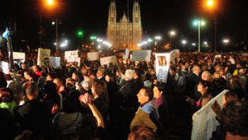 en la plata se escucho la bronca por el tragico temporal en la plata se escucho la bronca por el tragico temporal
