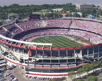 El estadio Monumental, a pleno en la previa de la final contra Boca