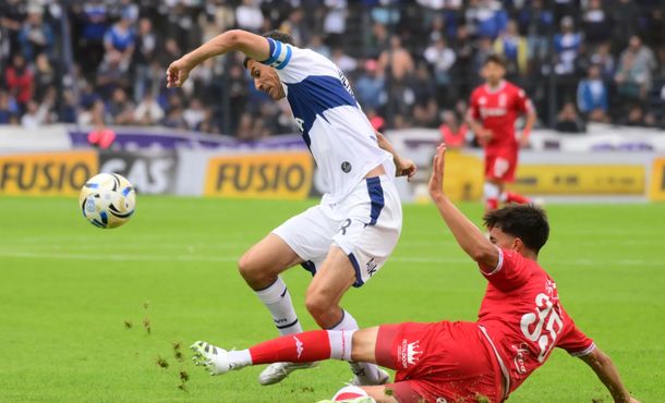 Huracán goleó 3-0 a Gimnasia en La Plata y se metió en zona de clasificación